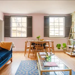 https://dream-stays-bath-haringtons-place.tophotelsbath.com