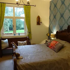 https://victorian-gate-house-own-bathroom.hotelsin-nottingham.com